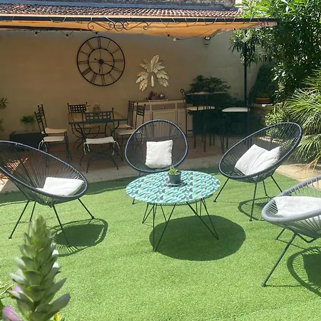 Les Lauriers Duplex Centre Avec Jardin *