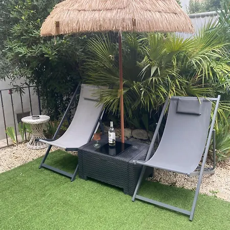 Prázdninový dům Les Lauriers Duplex Centre Avec Jardin *